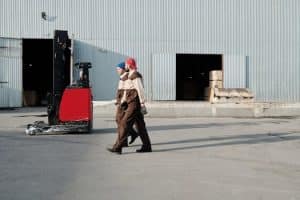 Utility Chic: Cargo Pants and Workwear-Inspired Pieces