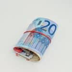 The Best Shopping Hacks for Saving Money in 2025