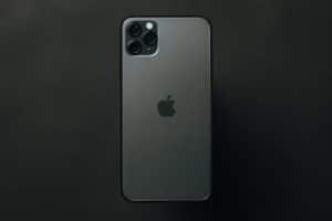 The Return of Minimal Phones: Fighting Digital Distraction