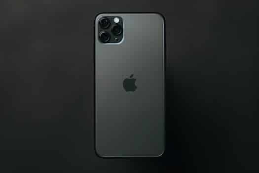 The Return of Minimal Phones: Fighting Digital Distraction
