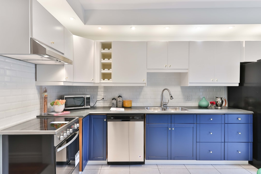 Voice-Controlled Kitchen Assistants: Cooking With AI